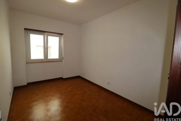 Apartamento T3 para Arrendamento em Santa Maria, São Pedro e Matacães Foto 5