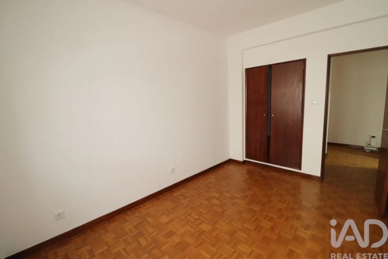 Apartamento T3 para Arrendamento em Santa Maria, São Pedro e Matacães Foto 4