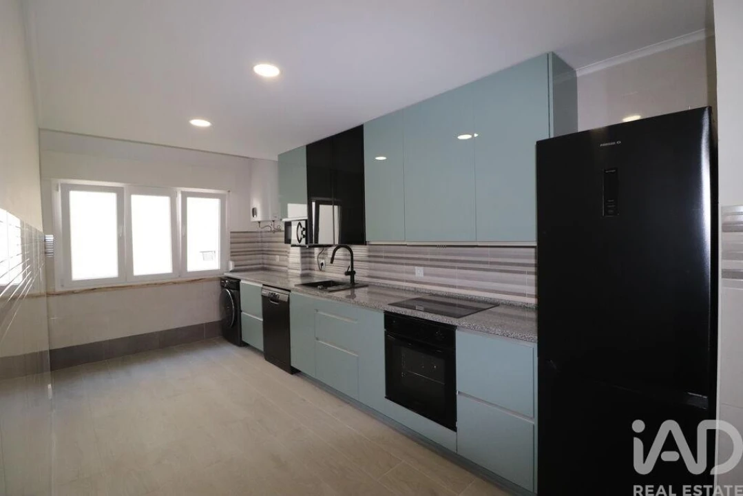 Apartamento T3 para Arrendamento em Santa Maria, São Pedro e Matacães Foto 7