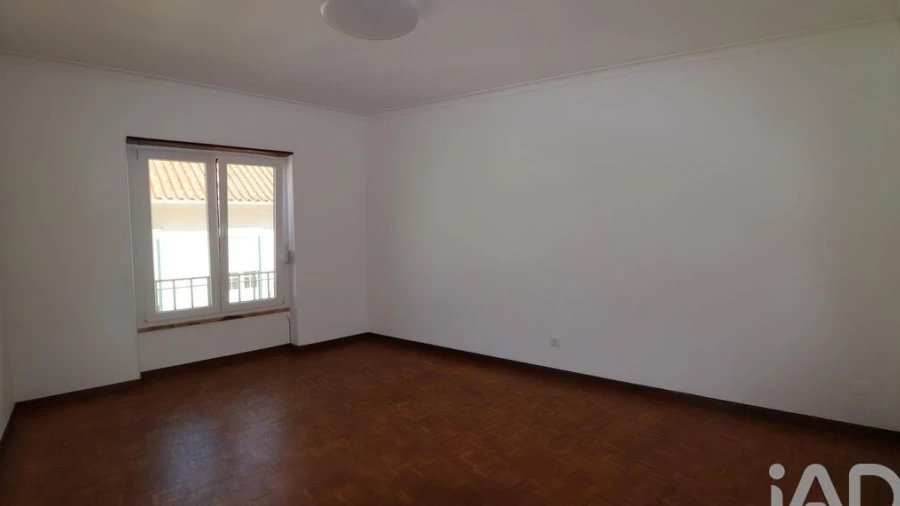 Apartamento T3 para Arrendamento em Santa Maria, São Pedro e Matacães