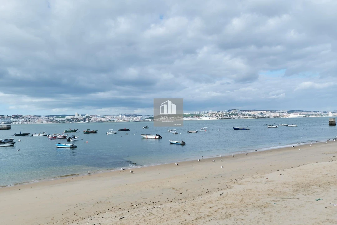 Apartamento T3 para Venda em Caparica e Trafaria Foto 24
