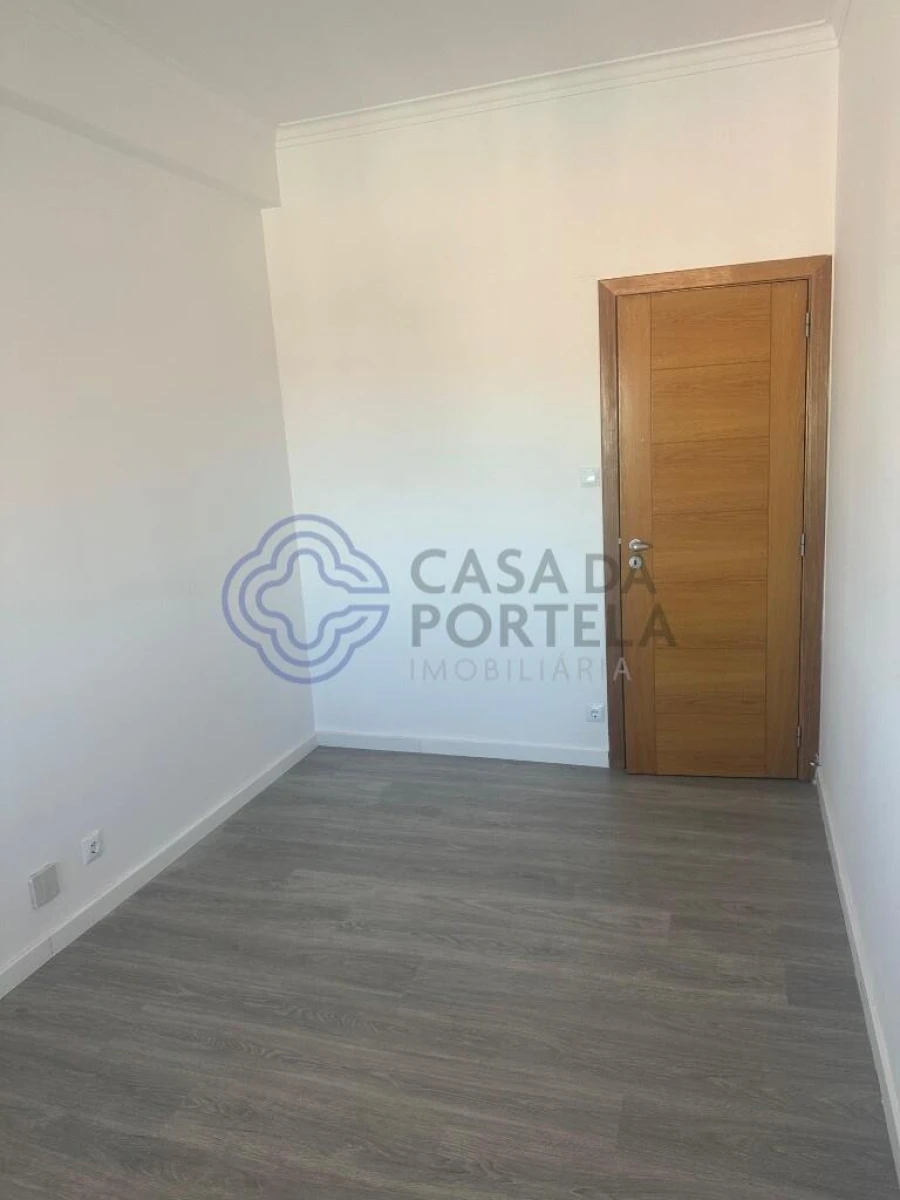 Moradia T3 para Venda em Póvoa de Santo Adrião e Olival Basto Foto 6