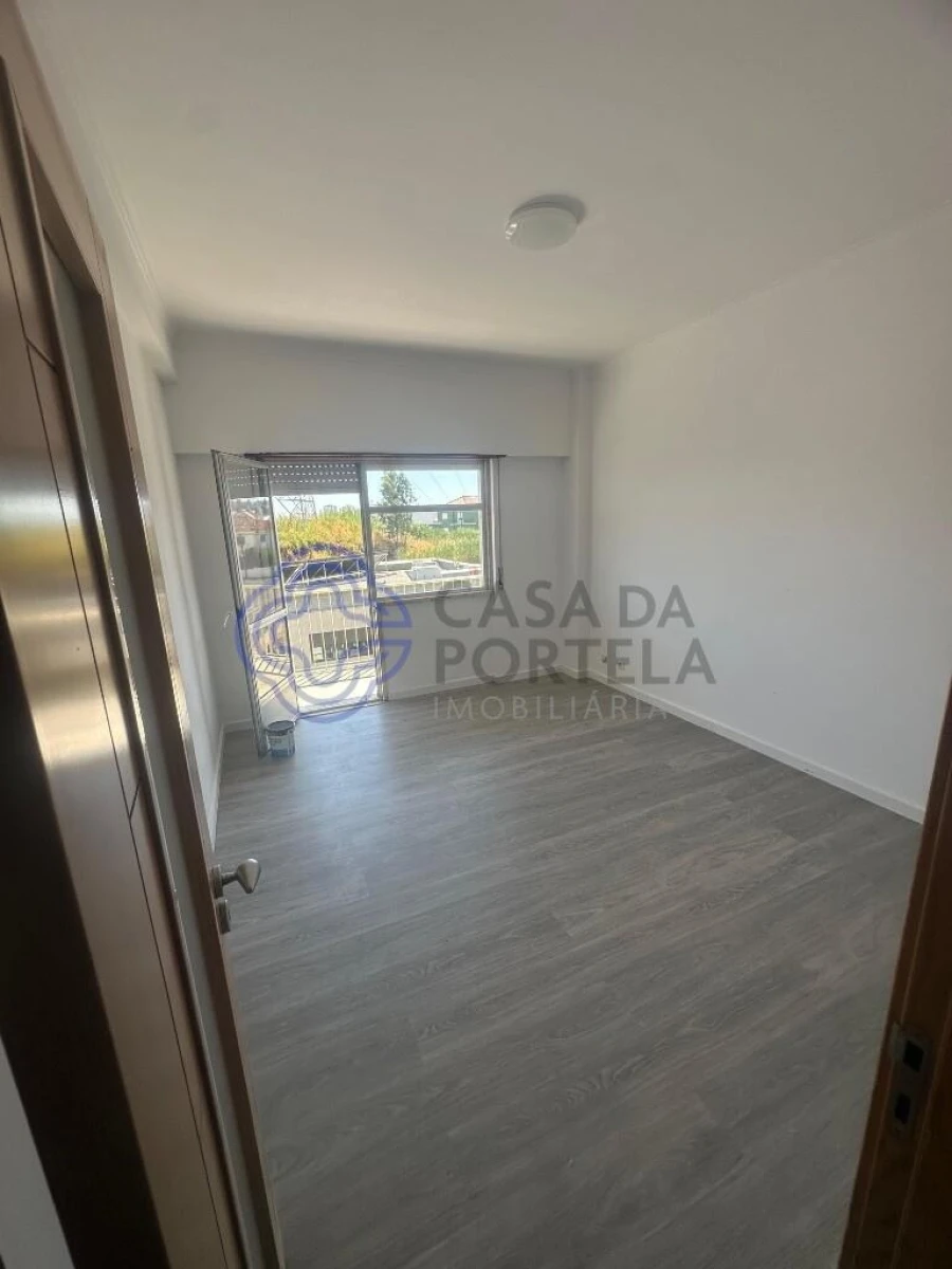 Moradia T3 para Venda em Póvoa de Santo Adrião e Olival Basto Foto 7