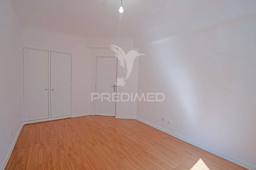 Apartamento T2 para Venda em Algueirão-Mem Martins Foto 13