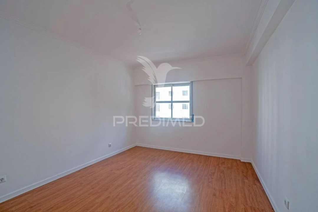 Apartamento T2 para Venda em Algueirão-Mem Martins Foto 10