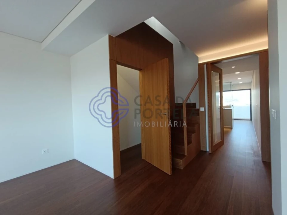 Apartamento T4 para Venda em Bougado (São Martinho e Santiago) Foto 4