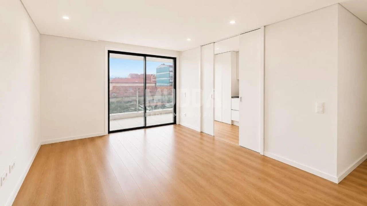 Apartamento T2 para Venda em Espinho Foto 8