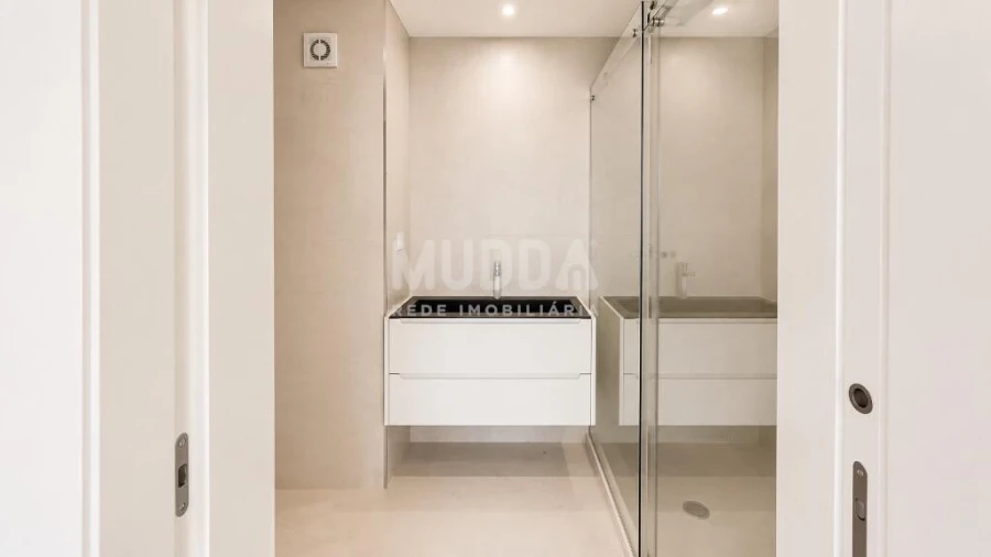 Apartamento T2 para Venda em Espinho Foto 5