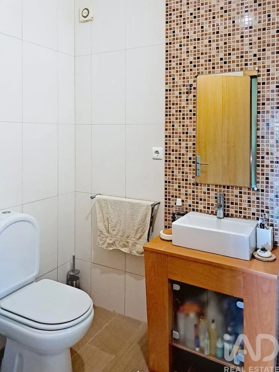 Apartamento T3 para Venda em Vilar de Andorinho Foto 13