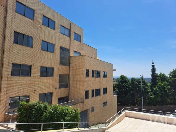 Apartamento T3 para Venda em Vilar de Andorinho Foto 2