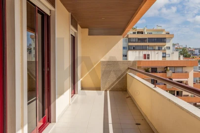 Apartamento T3 para Venda em Oeiras e São Julião da Barra, Paço de Arcos e Caxias