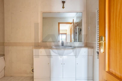 Apartamento T3 para Venda em Oeiras e São Julião da Barra, Paço de Arcos e Caxias