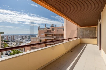 Apartamento T3 para Venda em Oeiras e São Julião da Barra, Paço de Arcos e Caxias