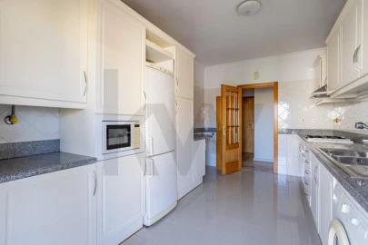 Apartamento T3 para Venda em Oeiras e São Julião da Barra, Paço de Arcos e Caxias