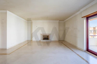 Apartamento T3 para Venda em Oeiras e São Julião da Barra, Paço de Arcos e Caxias