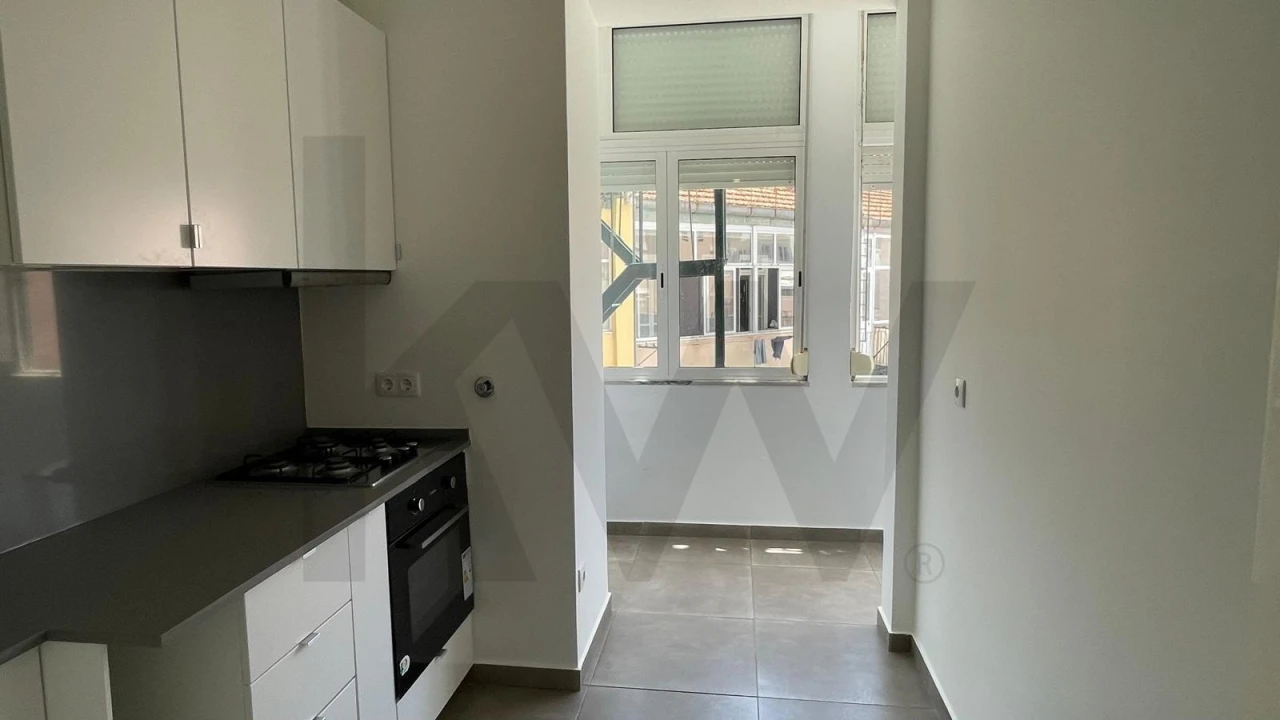 Apartamento T3 para Arrendamento em Penha de França Foto 13