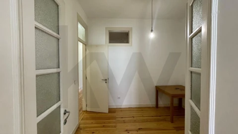 Apartamento T3 para Arrendamento em Penha de França