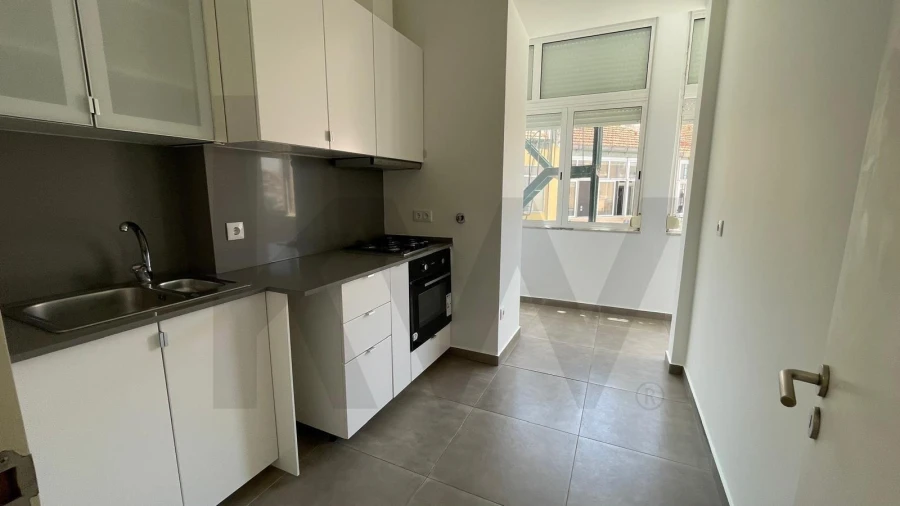Apartamento T3 para Arrendamento em Penha de França Foto 14