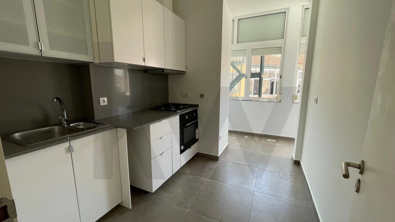 Apartamento T3 para Arrendamento em Penha de França Foto 14