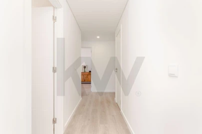 Apartamento T3 para Arrendamento em Charneca de Caparica e Sobreda