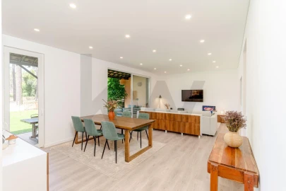 Apartamento T3 para Arrendamento em Charneca de Caparica e Sobreda