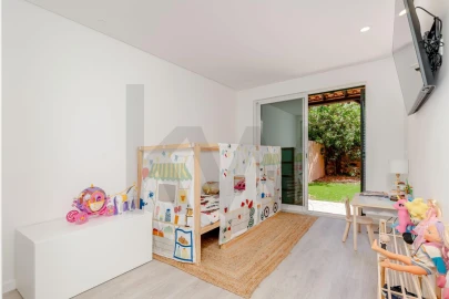 Apartamento T3 para Arrendamento em Charneca de Caparica e Sobreda