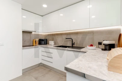 Apartamento T3 para Arrendamento em Charneca de Caparica e Sobreda