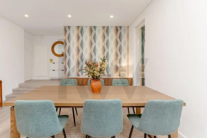 Apartamento T3 para Arrendamento em Charneca de Caparica e Sobreda