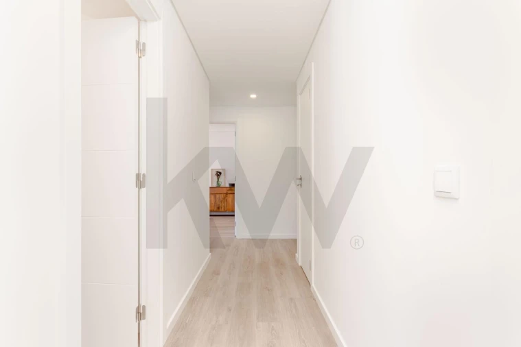 Apartamento T3 para Arrendamento em Charneca de Caparica e Sobreda Foto 22