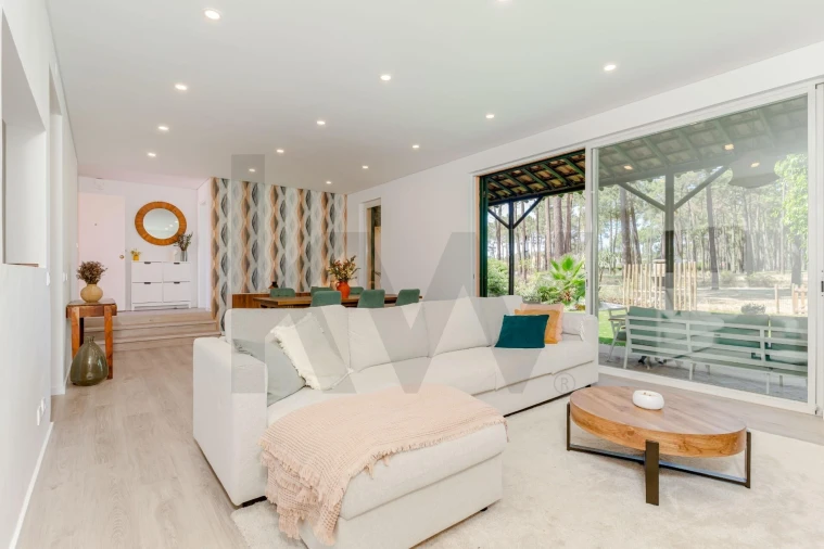 Apartamento T3 para Arrendamento em Charneca de Caparica e Sobreda Foto 2