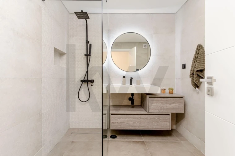 Apartamento T3 para Arrendamento em Charneca de Caparica e Sobreda Foto 23