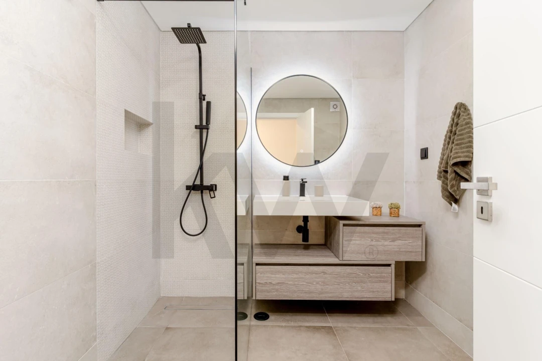 Apartamento T3 para Arrendamento em Charneca de Caparica e Sobreda Foto 23