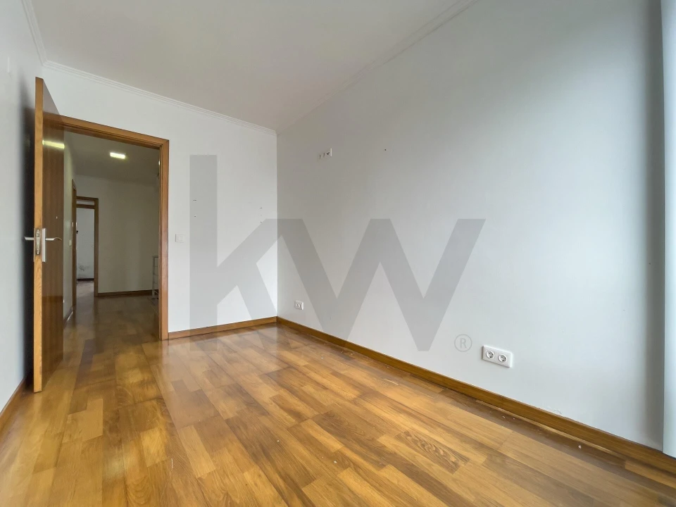 Moradia T5 para Venda em Fajã de Cima Foto 11