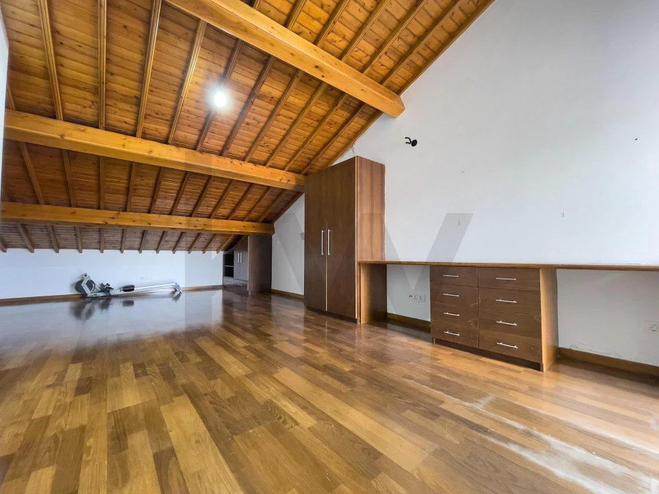 Moradia T5 para Venda em Fajã de Cima Foto 16