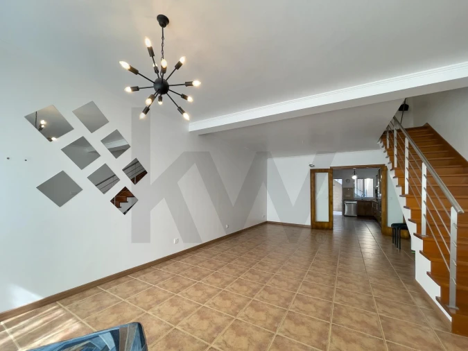 Moradia T5 para Venda em Fajã de Cima Foto 3