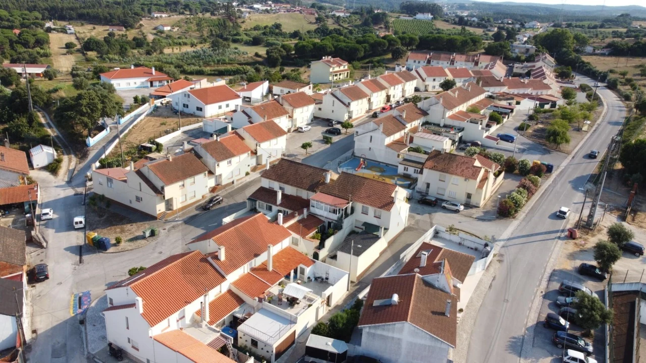 Moradia T2 para Venda em Alcoentre Foto 11