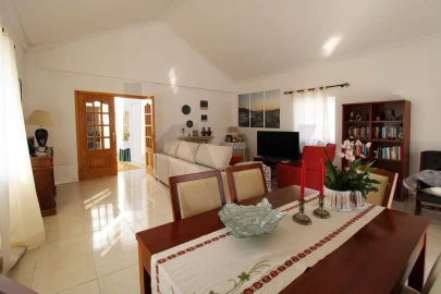 Moradia T2 para Venda em Alcoentre