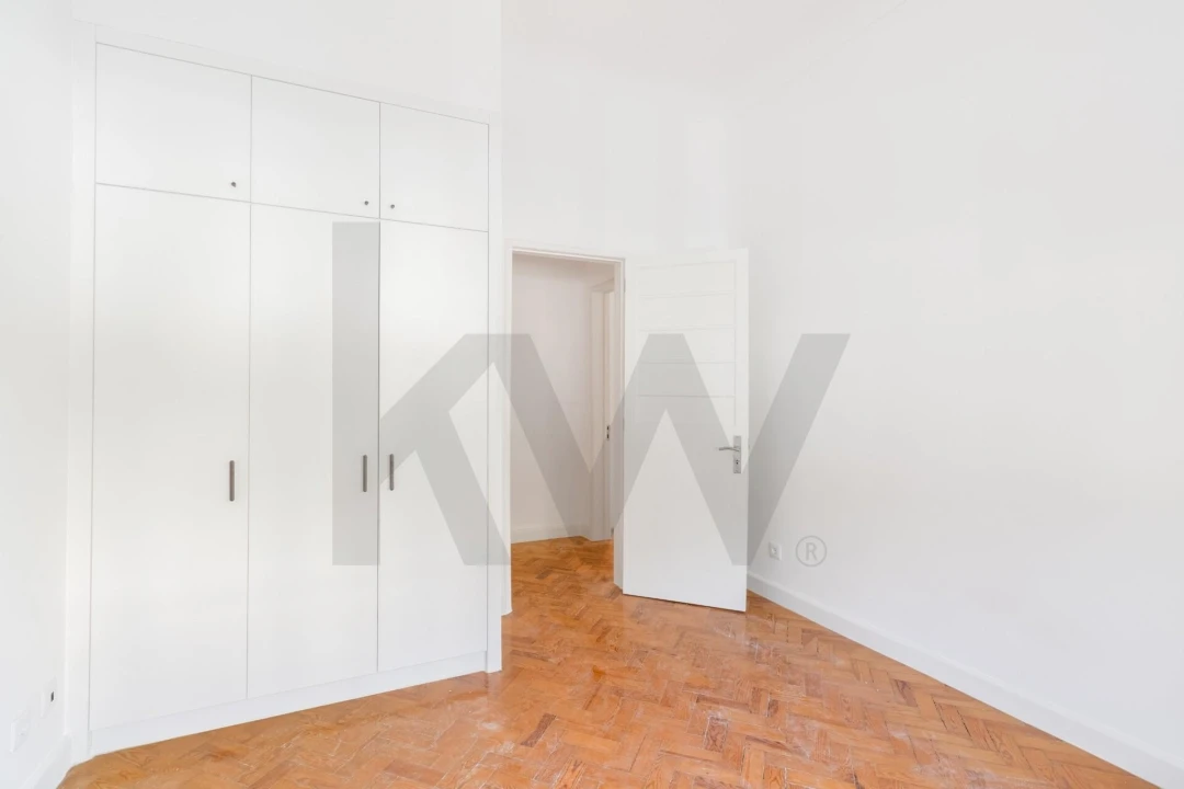 Apartamento T4 para Arrendamento em Avenidas Novas Foto 4
