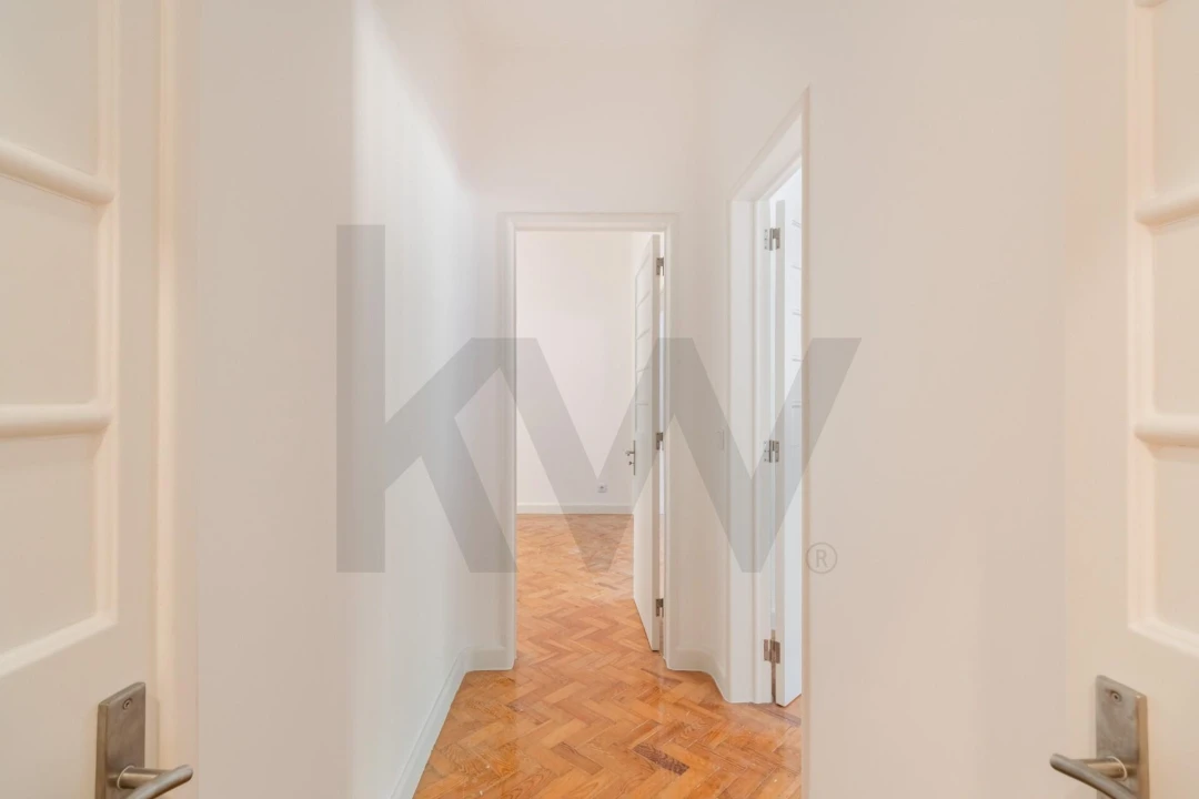 Apartamento T4 para Arrendamento em Avenidas Novas Foto 2