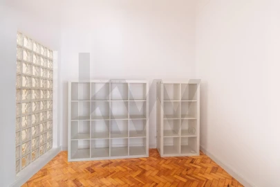 Apartamento T4 para Arrendamento em Avenidas Novas