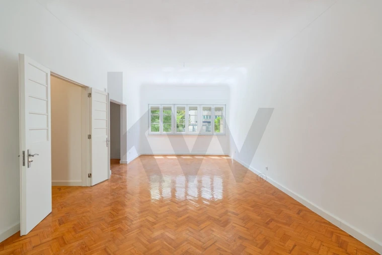 Apartamento T4 para Arrendamento em Avenidas Novas Foto 16