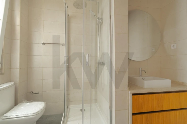 Apartamento T4 para Arrendamento em Avenidas Novas Foto 10