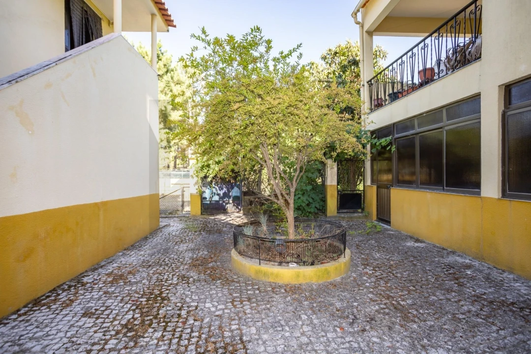 Moradia T4 para Venda em Fernao Ferro Foto 39