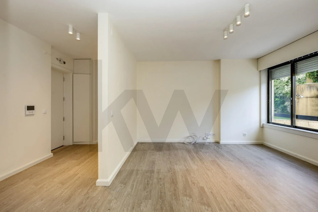 Apartamento T1 para Arrendamento em São Domingos de Benfica Foto 1