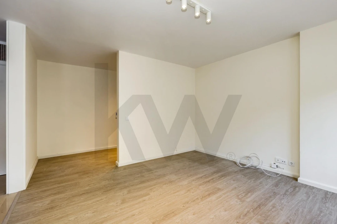 Apartamento T1 para Arrendamento em São Domingos de Benfica Foto 2