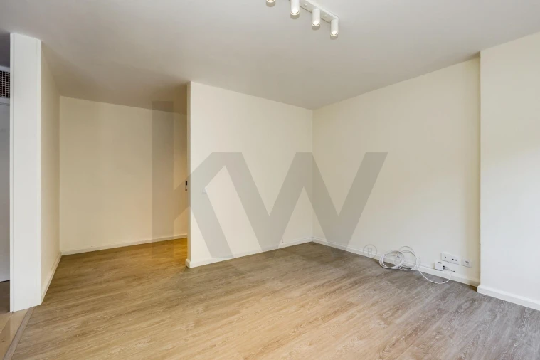 Apartamento T1 para Arrendamento em São Domingos de Benfica Foto 2
