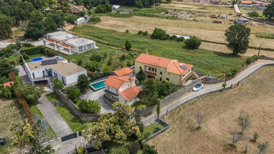 Moradia T4 para Venda em Vilar de Mouros Foto 50