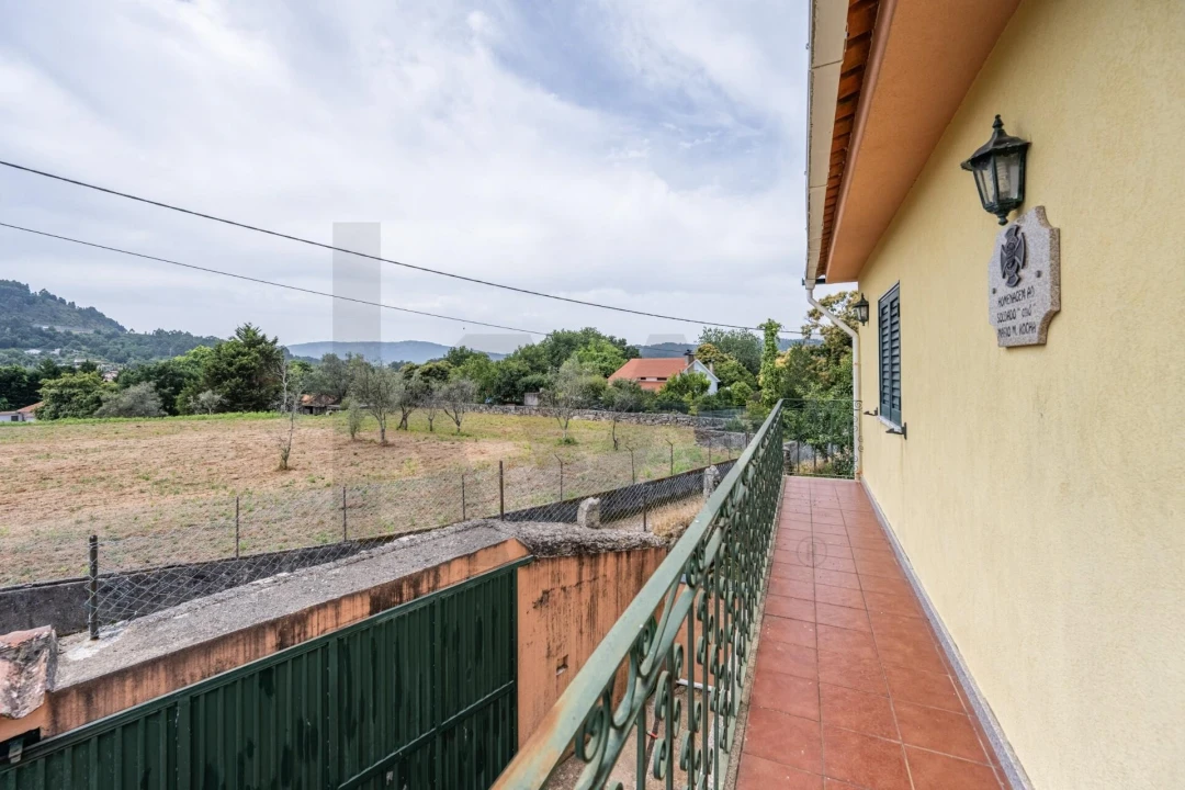 Moradia T4 para Venda em Vilar de Mouros Foto 32