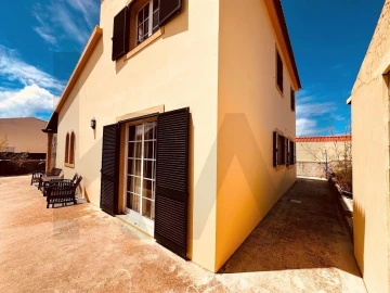 Moradia T3 para Venda em Porto Santo