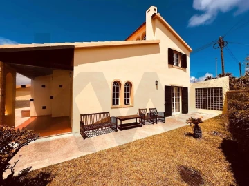 Moradia T3 para Venda em Porto Santo